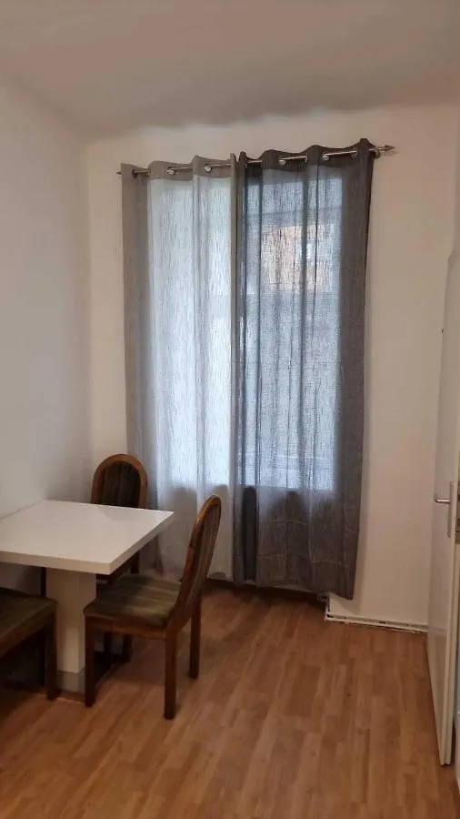 Premier Triple Room Mz Viyana 0*,  Avusturya